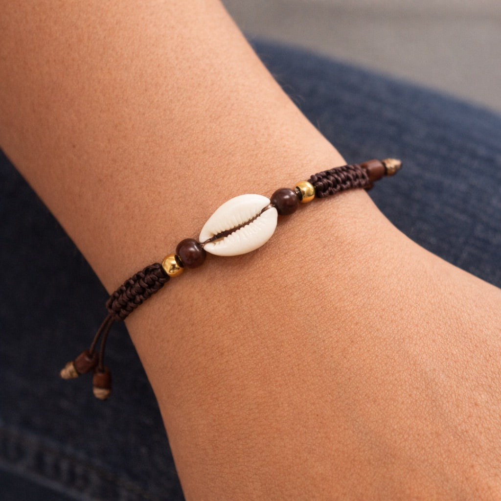 Square Knot Shell Bracelet