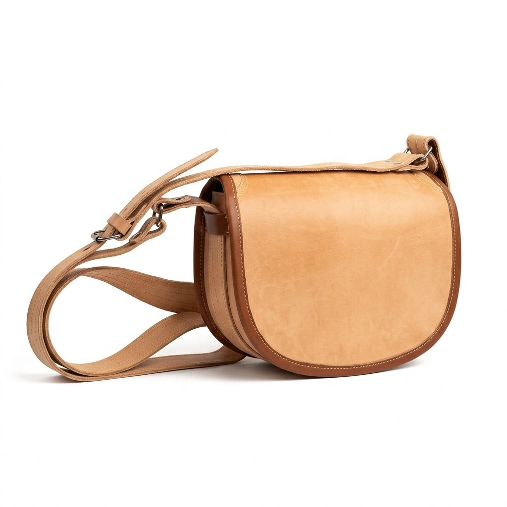 Carriel Paisa side view showing adjustable leather strap