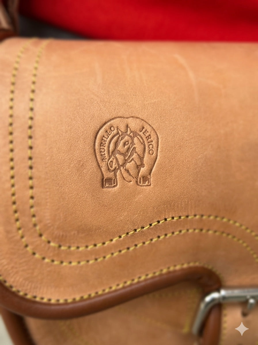 Carriel Paisa lifestyle photo with neutral leather tone