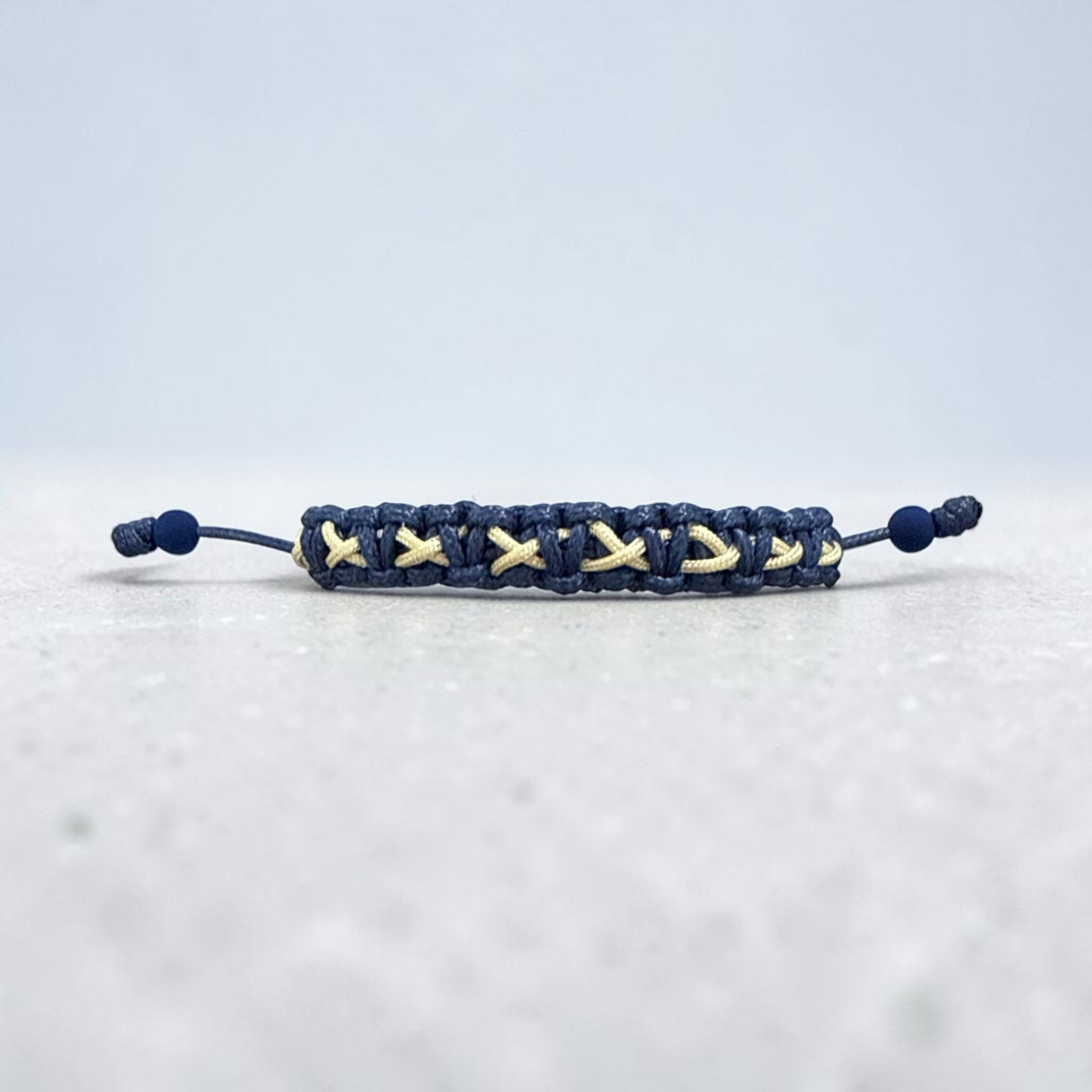 : Pulsera Tejida Artesanal "Nudo Infinito" - Diseño Único Irrepetible